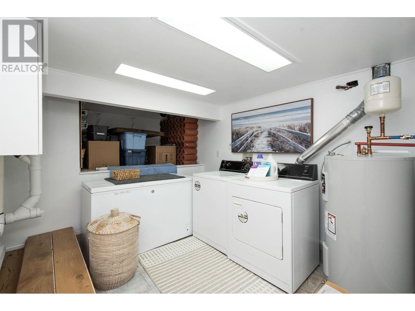 1043 Kinloch Lane, North Vancouver, British Columbia  V7G 1V8 - Photo 35 - R2984575