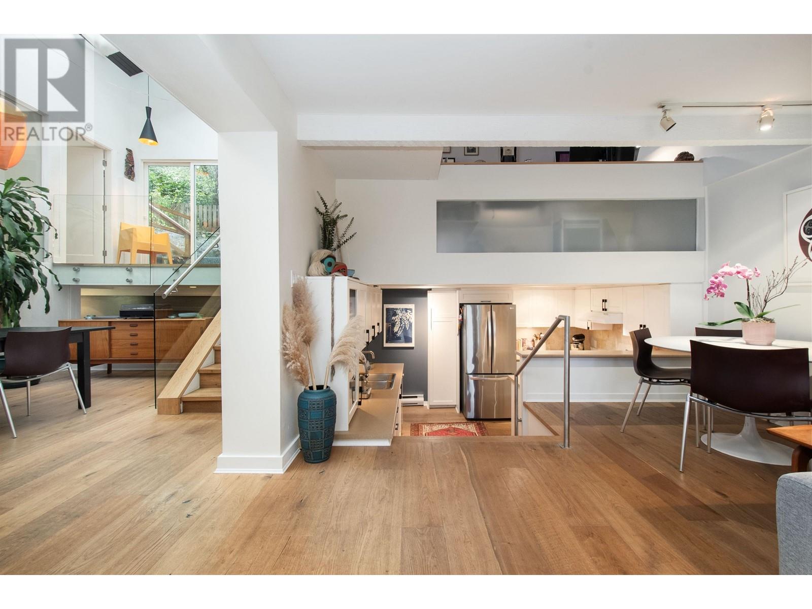 1043 Kinloch Lane, North Vancouver, British Columbia  V7G 1V8 - Photo 14 - R2984575