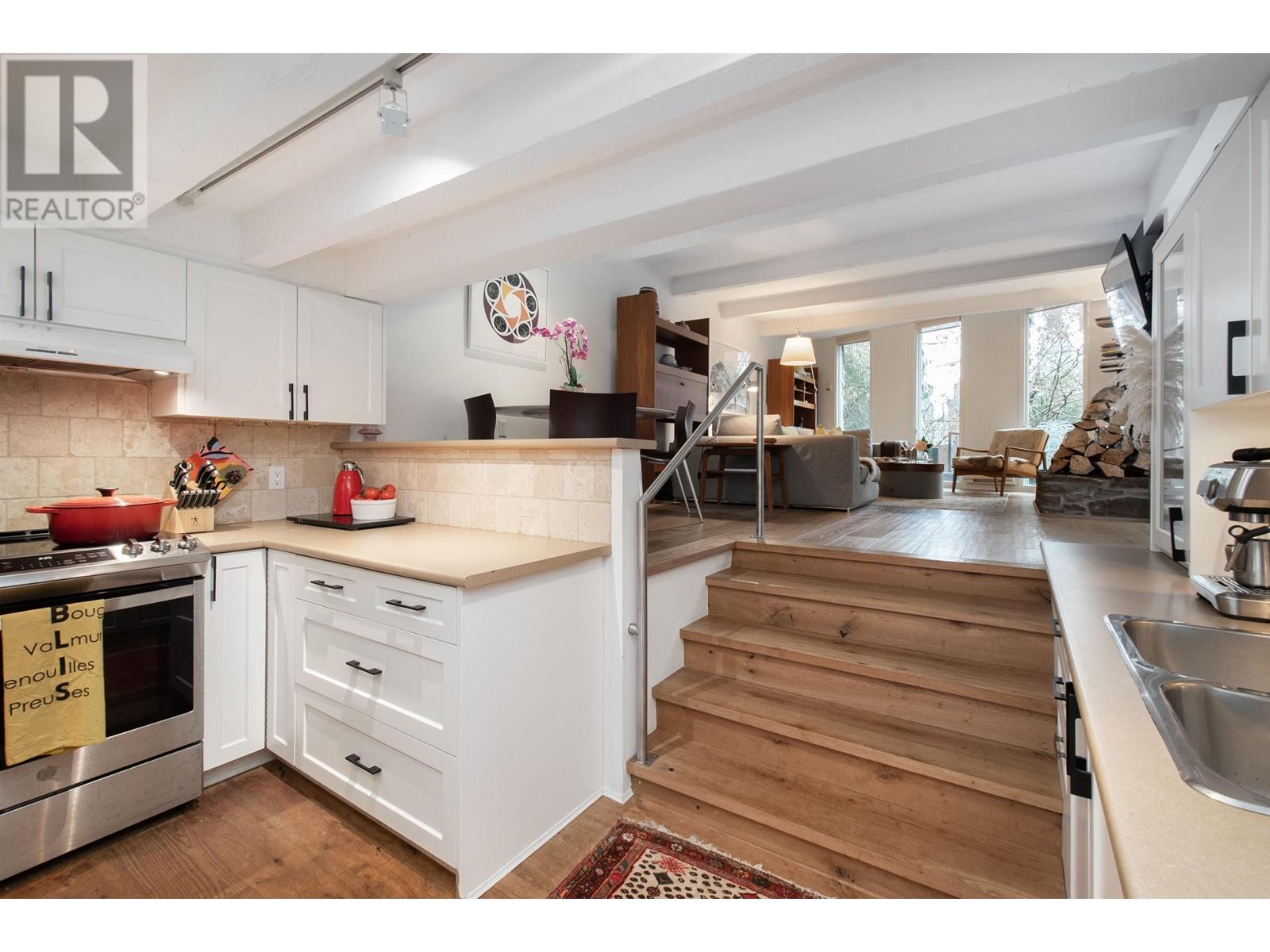 1043 Kinloch Lane, North Vancouver, British Columbia  V7G 1V8 - Photo 19 - R2984575
