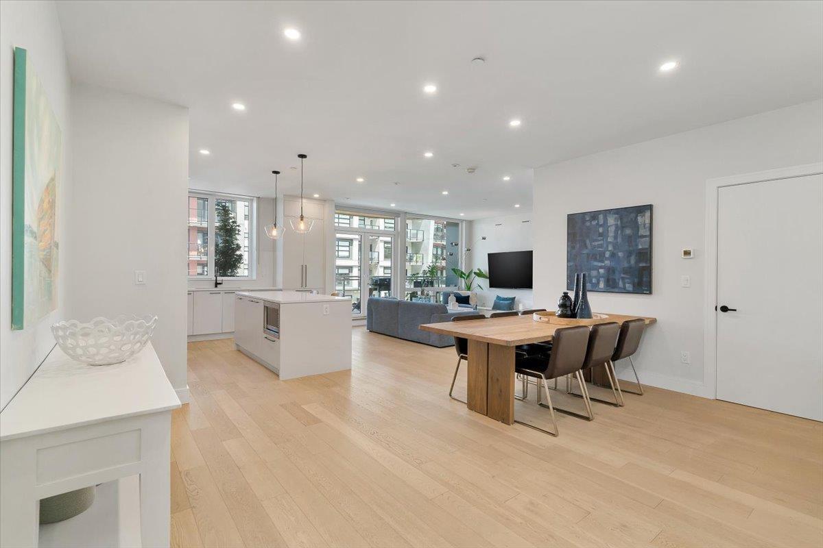 Property at 313 20416 PARK AVENUE image 2