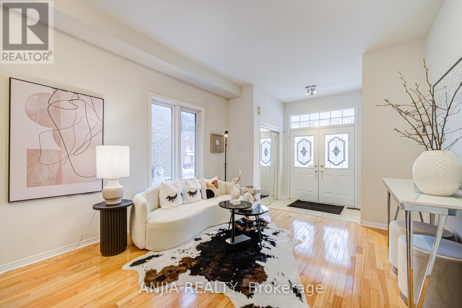 Property at 308 CABOTO TRAIL image 3