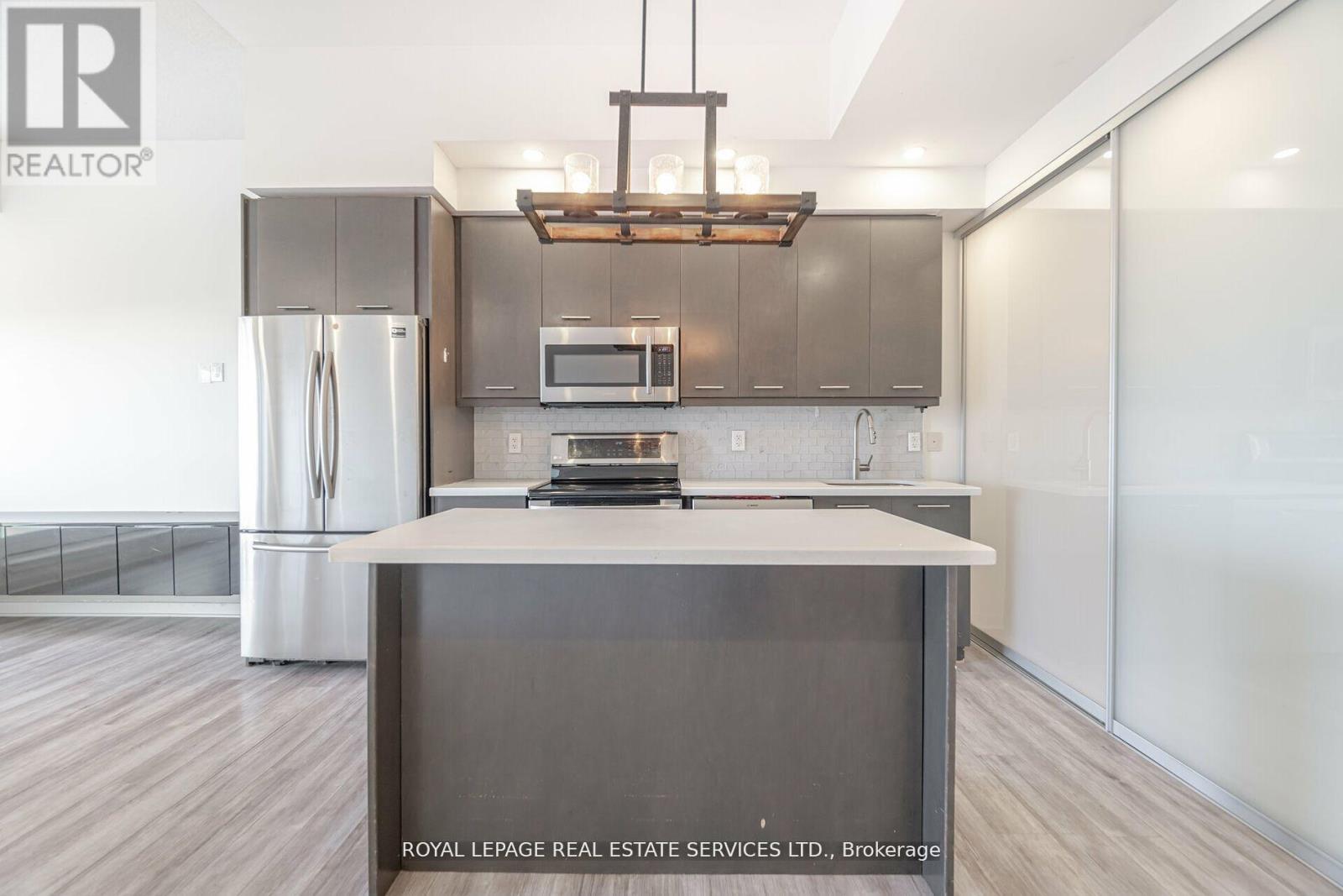602 - 360 Square One Drive, Mississauga, Ontario  L5B 0E6 - Photo 13 - W12057882