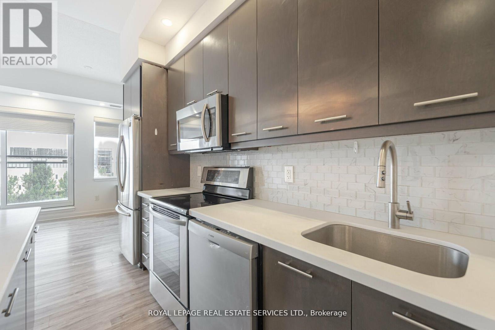 602 - 360 Square One Drive, Mississauga, Ontario  L5B 0E6 - Photo 14 - W12057882