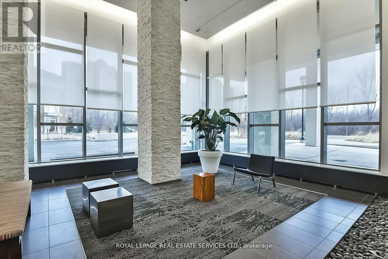 602 - 360 Square One Drive, Mississauga, Ontario  L5B 0E6 - Photo 5 - W12057882