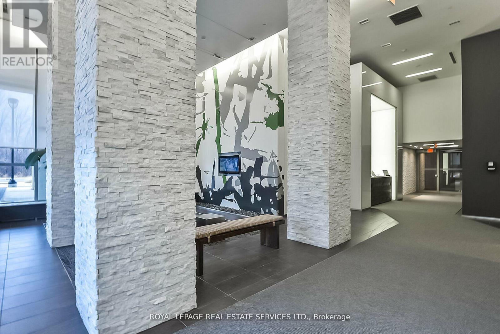 602 - 360 Square One Drive, Mississauga, Ontario  L5B 0E6 - Photo 6 - W12057882