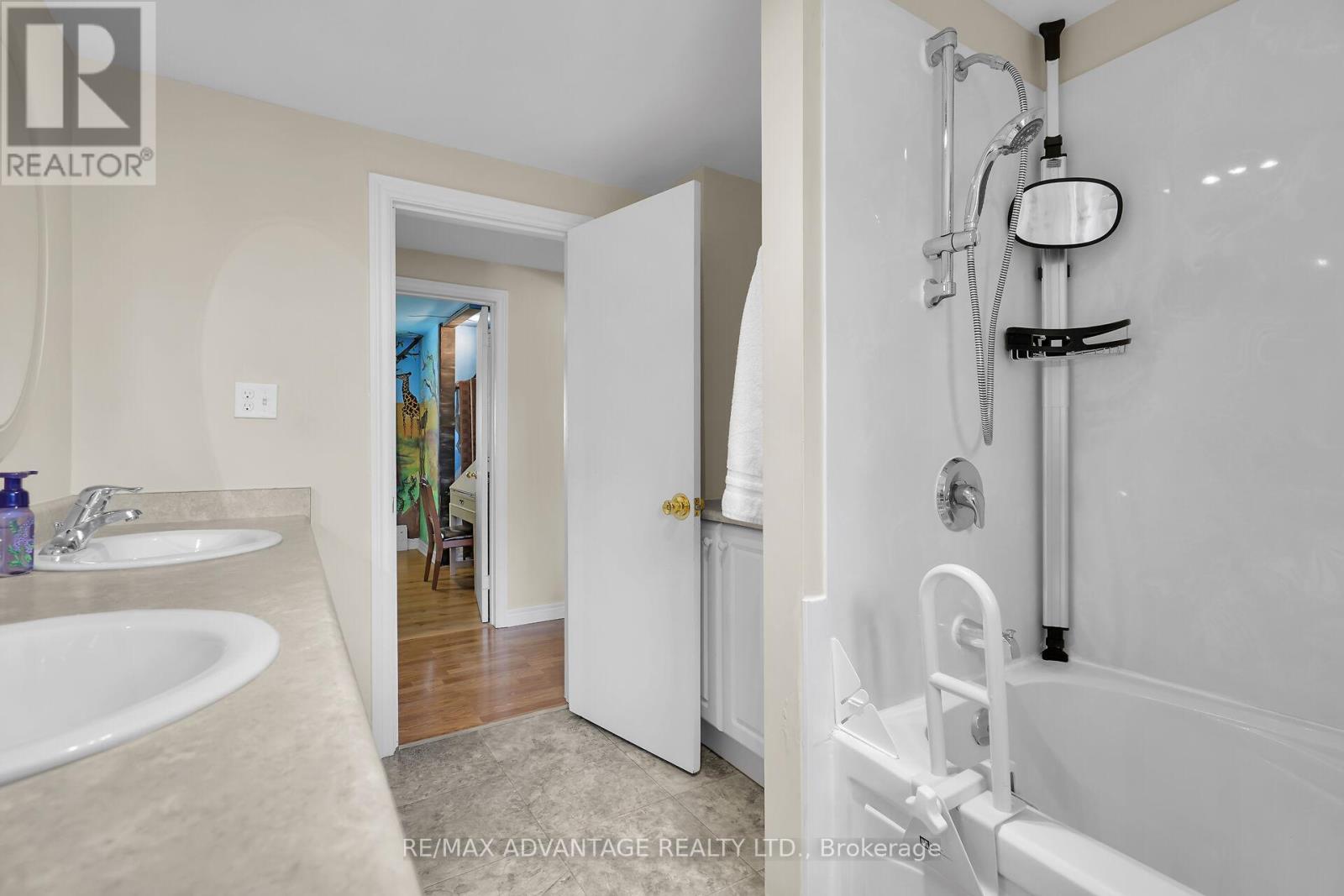 2678 Dorchester Road, Thames Centre, Ontario  N0L 1G5 - Photo 23 - X12057805