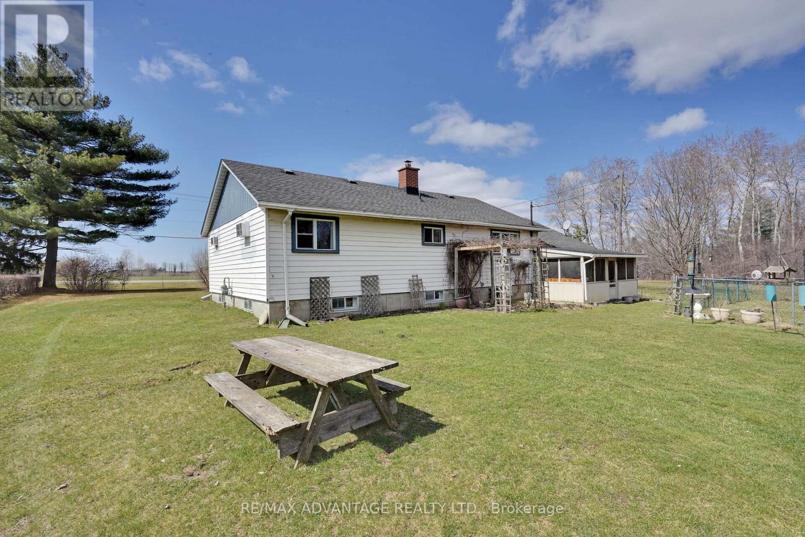 2678 Dorchester Road, Thames Centre, Ontario  N0L 1G5 - Photo 36 - X12057805