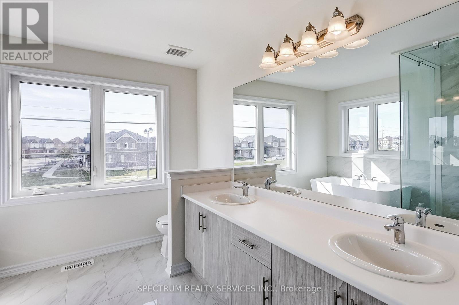18 Molnar Crescent, Brantford, Ontario  N3T 0X3 - Photo 20 - X12057840