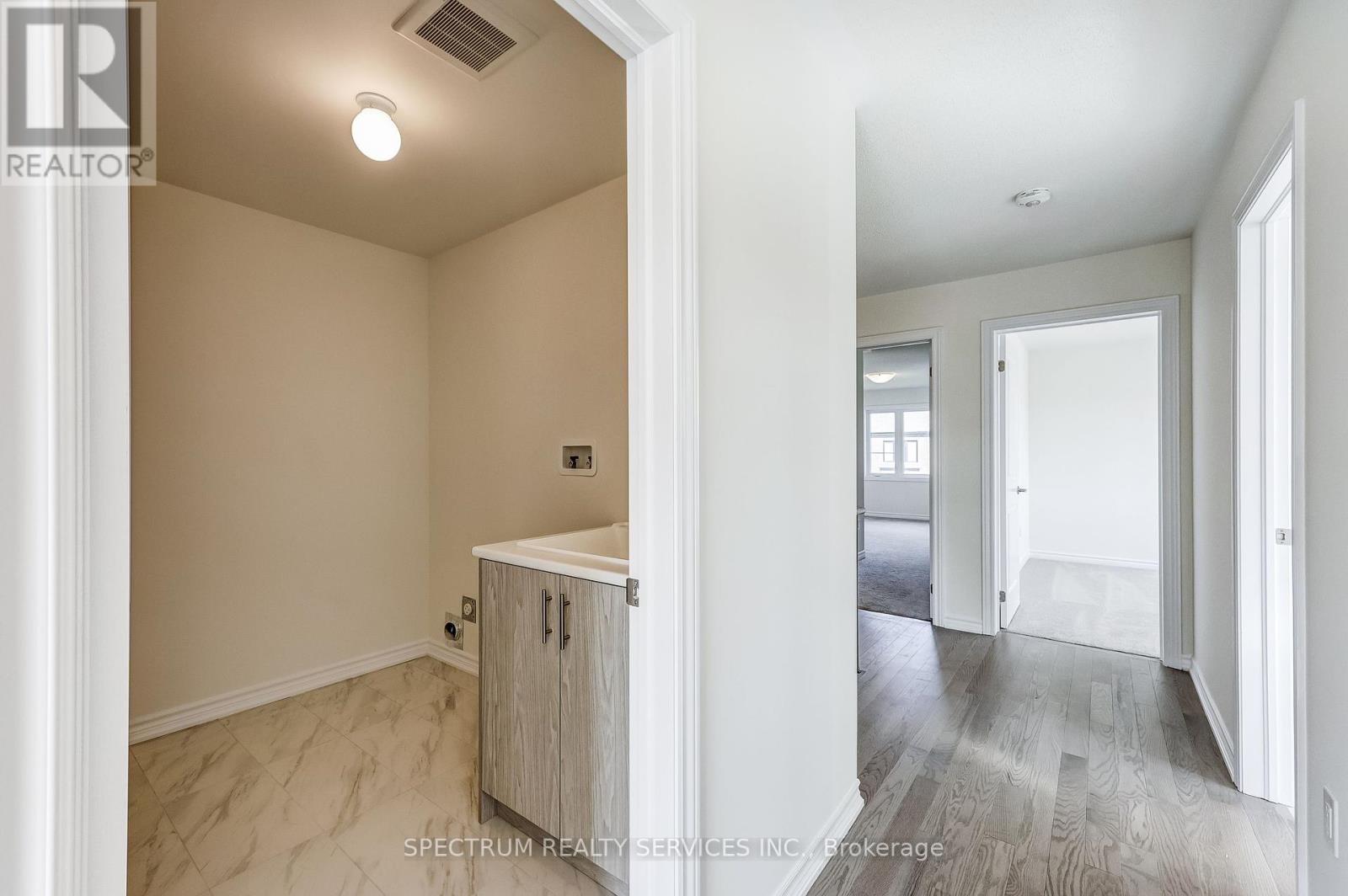 18 Molnar Crescent, Brantford, Ontario  N3T 0X3 - Photo 24 - X12057840