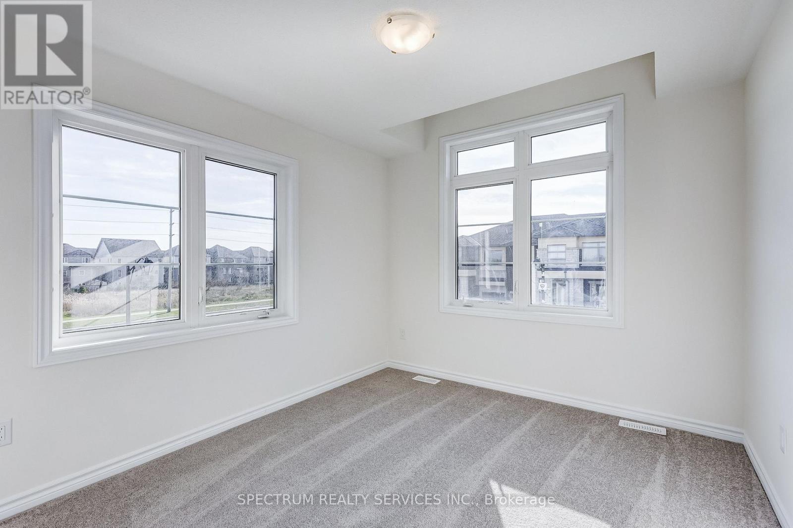 18 Molnar Crescent, Brantford, Ontario  N3T 0X3 - Photo 25 - X12057840