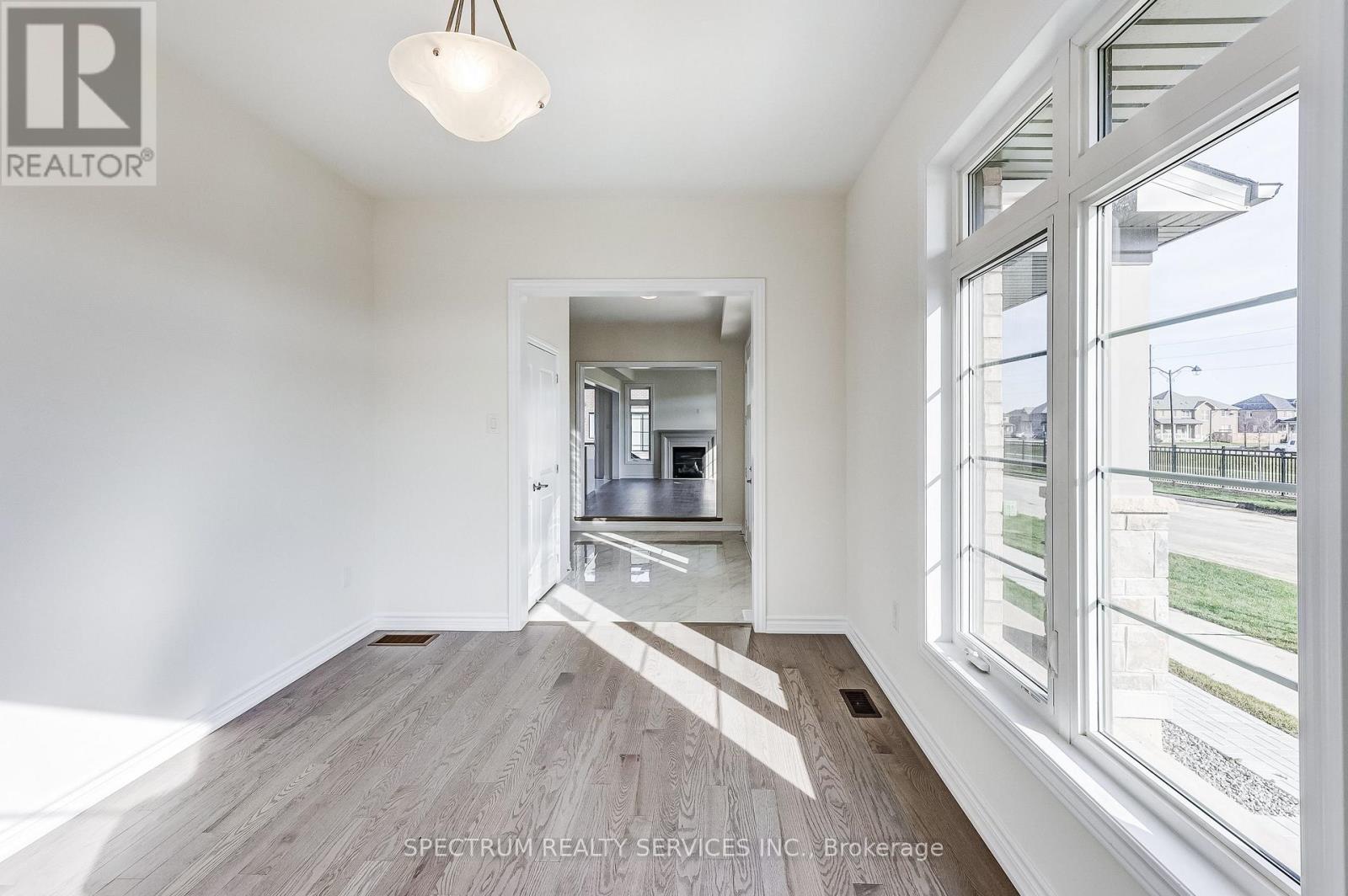18 Molnar Crescent, Brantford, Ontario  N3T 0X3 - Photo 7 - X12057840