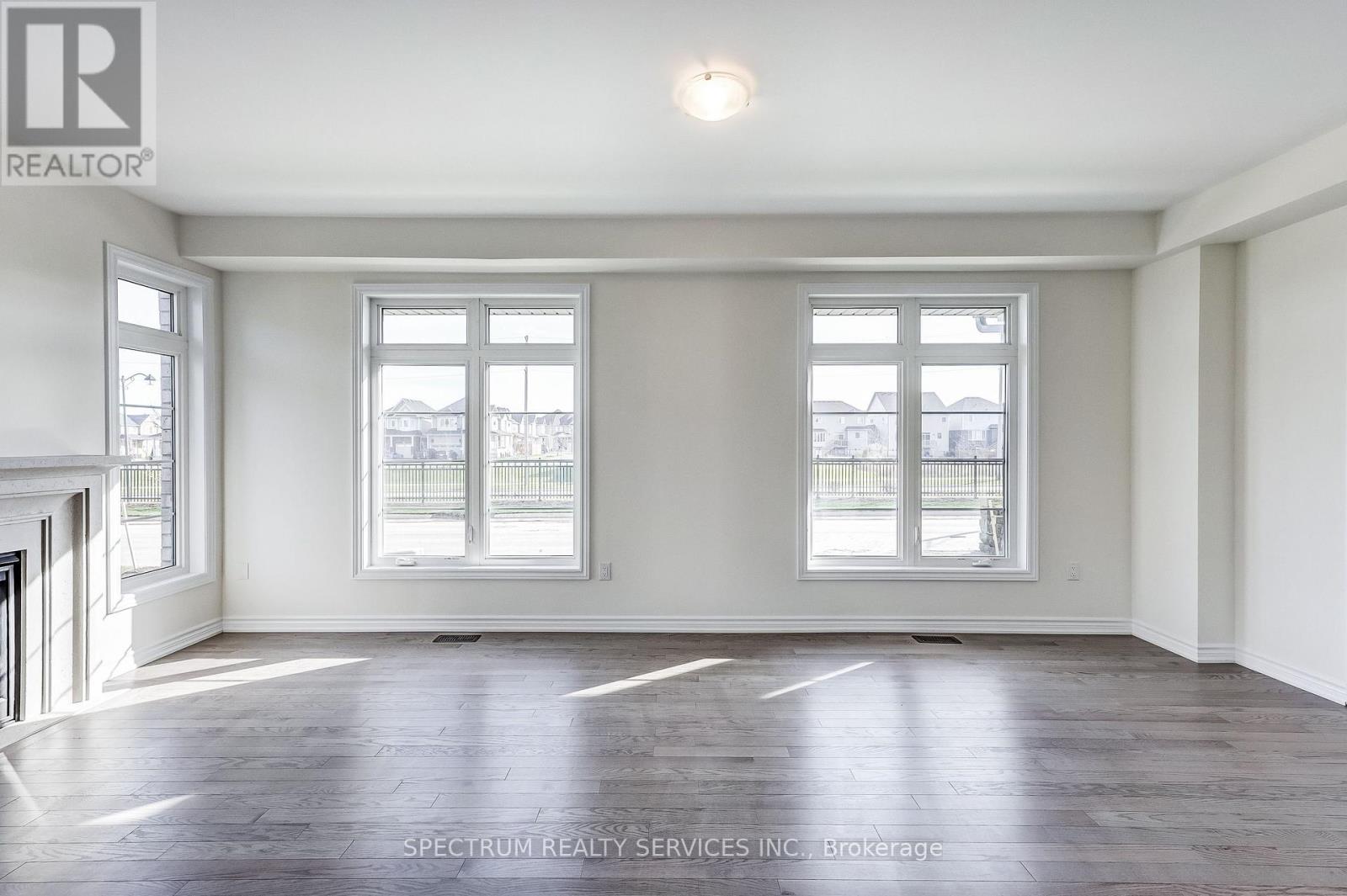 18 Molnar Crescent, Brantford, Ontario  N3T 0X3 - Photo 9 - X12057840