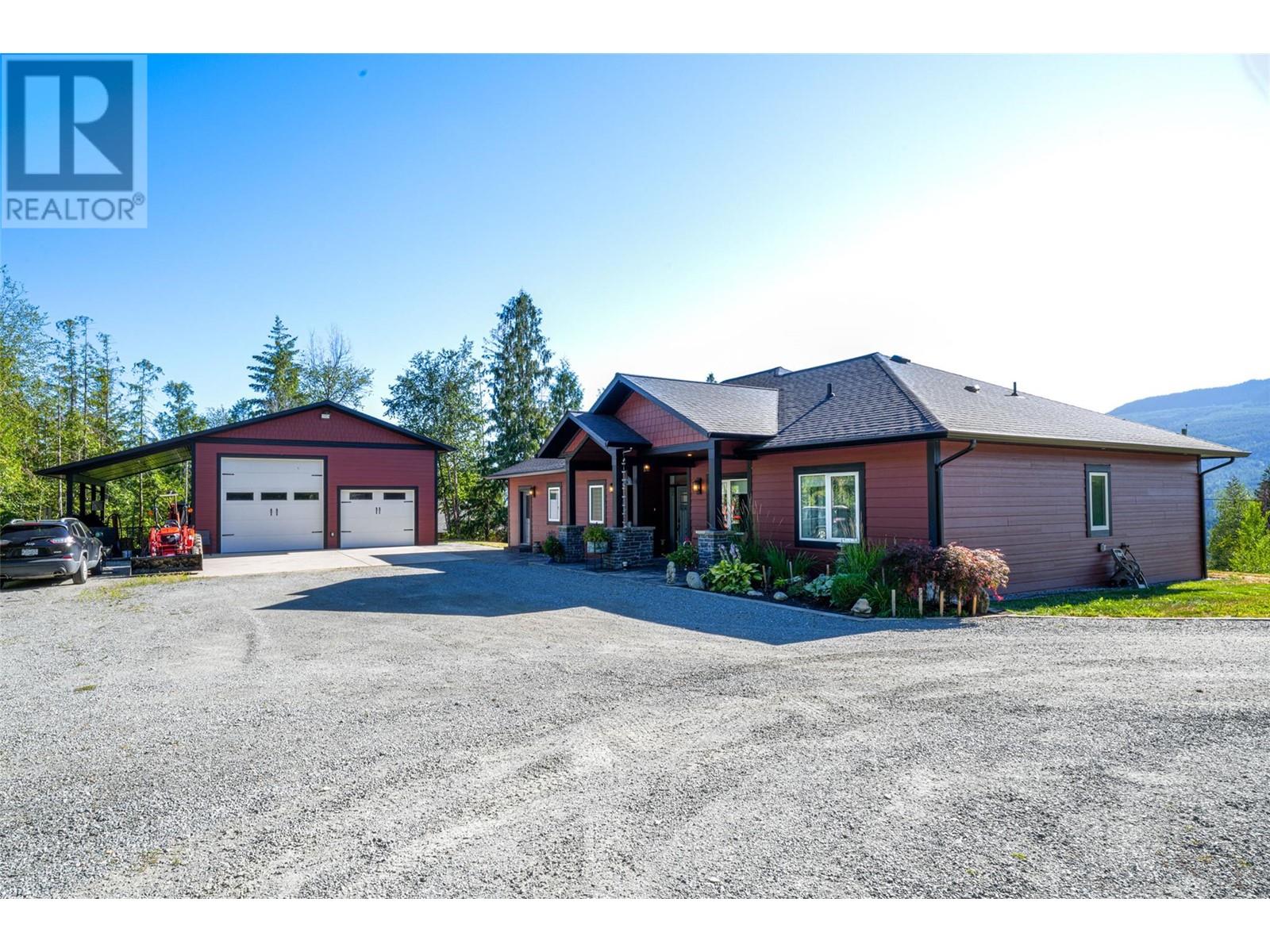 6209 Tatlow Road, Salmon Arm, British Columbia