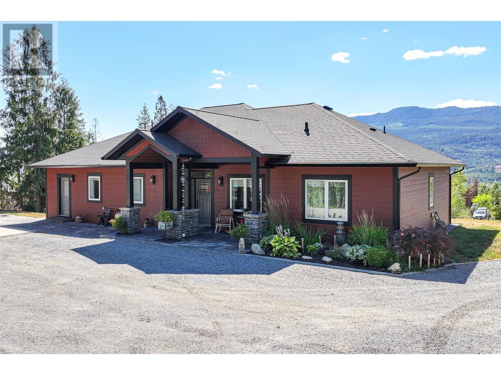 6209 Tatlow Road, Salmon Arm, British Columbia  V1E 2X7 - Photo 2 - 10341183