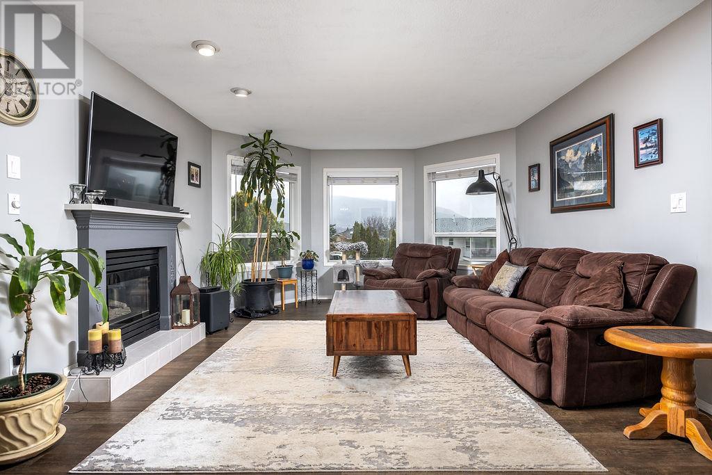 Property at 5204 Sandon Place image 4