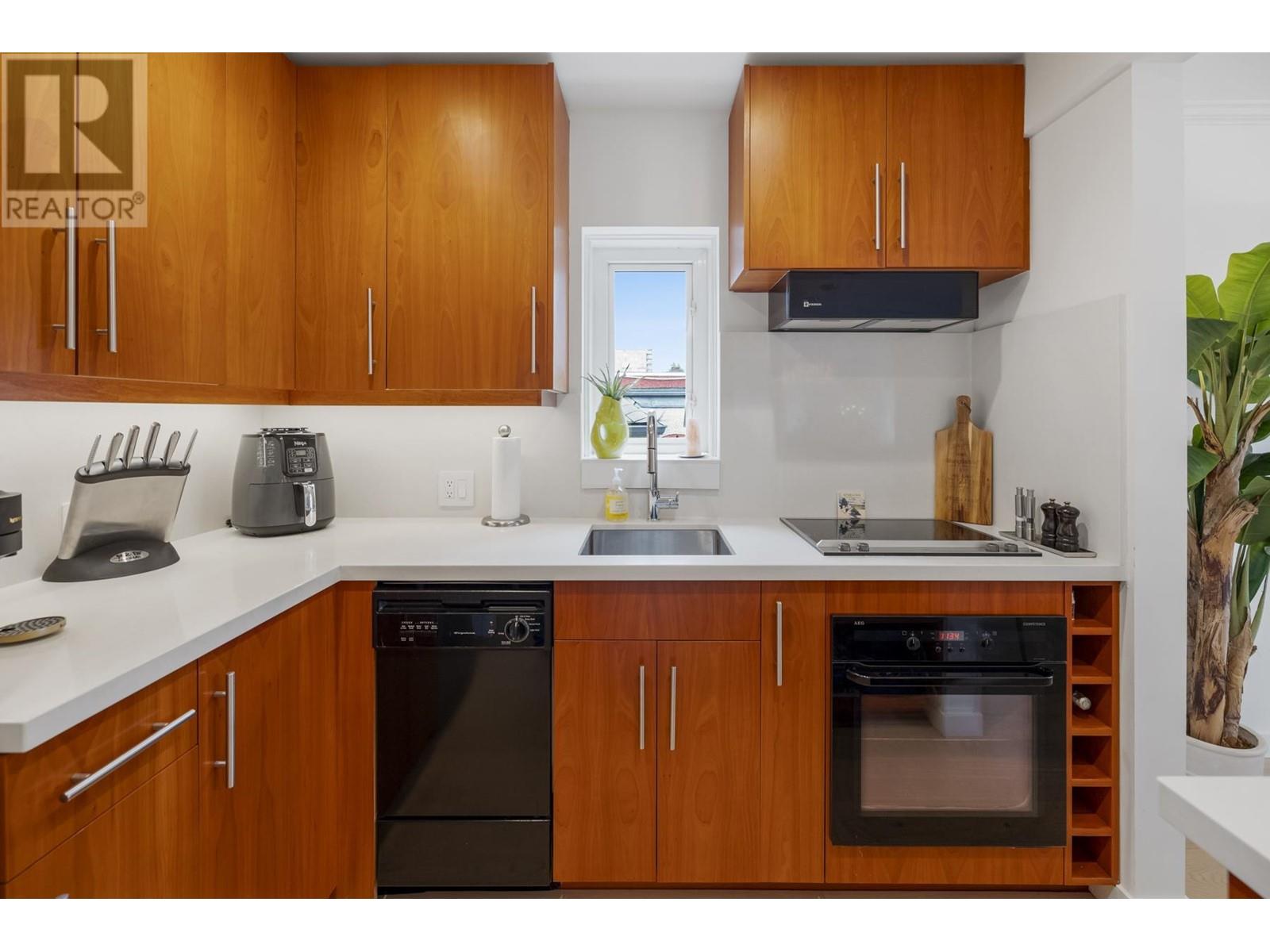 201 1595 W 14 Avenue, Vancouver, British Columbia  V6J 2J1 - Photo 14 - R2985400