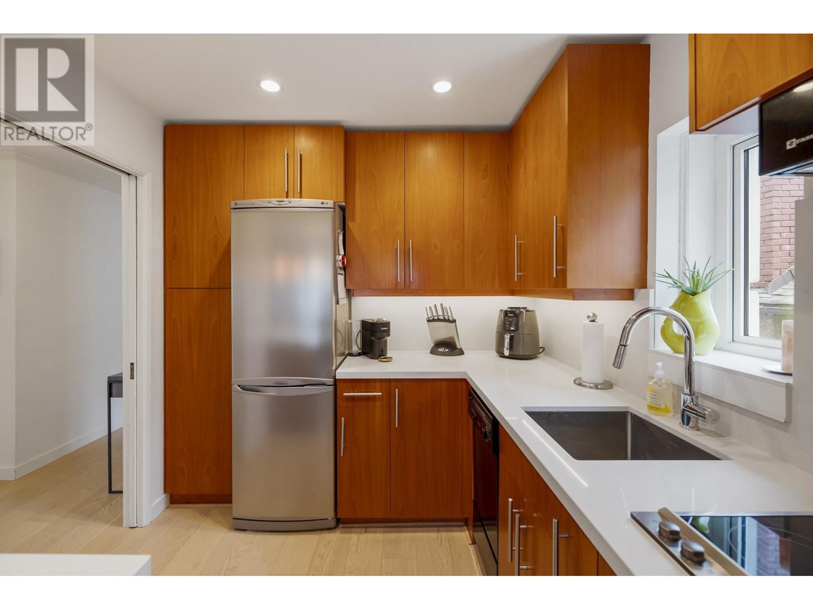 201 1595 W 14 Avenue, Vancouver, British Columbia  V6J 2J1 - Photo 17 - R2985400