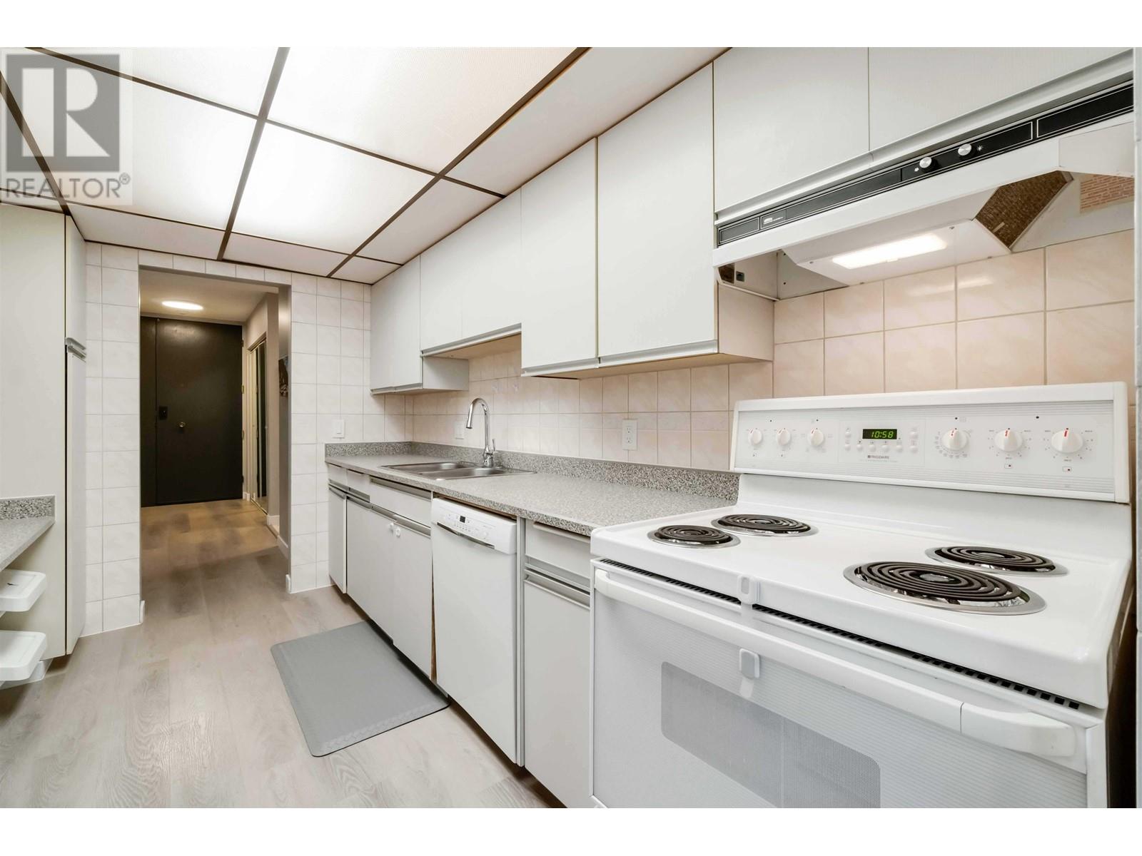 310 1777 W 13th Avenue, Vancouver, British Columbia  V6J 2H2 - Photo 2 - R2985411