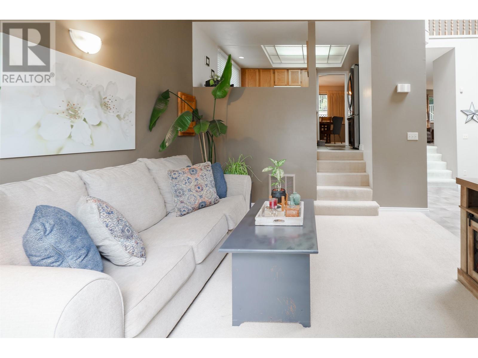 1261 Lansdowne Drive, Coquitlam, British Columbia  V3E 1S6 - Photo 6 - R2984608