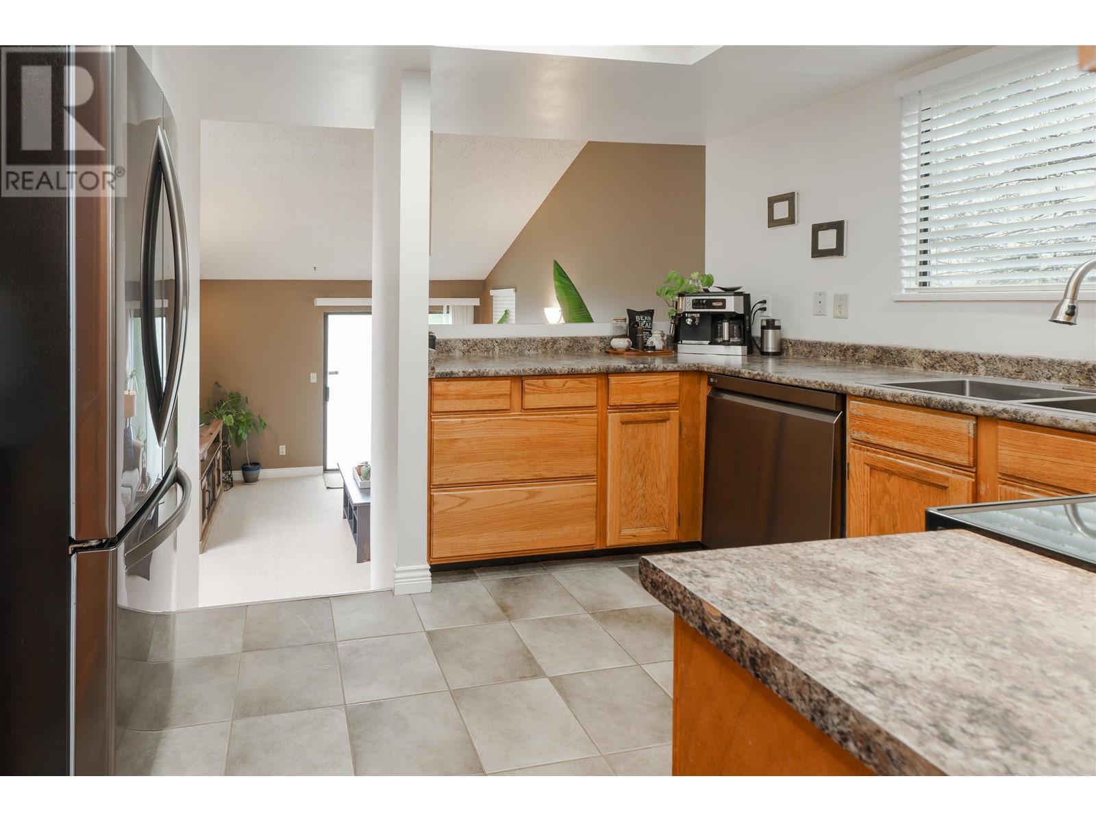 1261 Lansdowne Drive, Coquitlam, British Columbia  V3E 1S6 - Photo 10 - R2984608