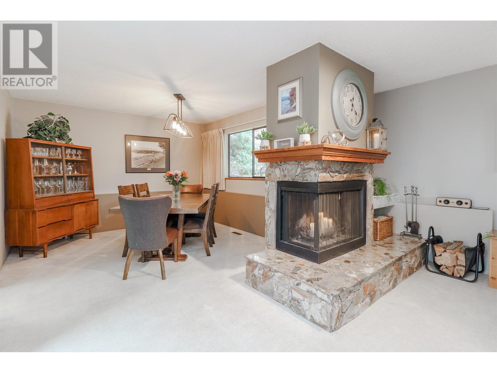 1261 Lansdowne Drive, Coquitlam, British Columbia  V3E 1S6 - Photo 4 - R2984608