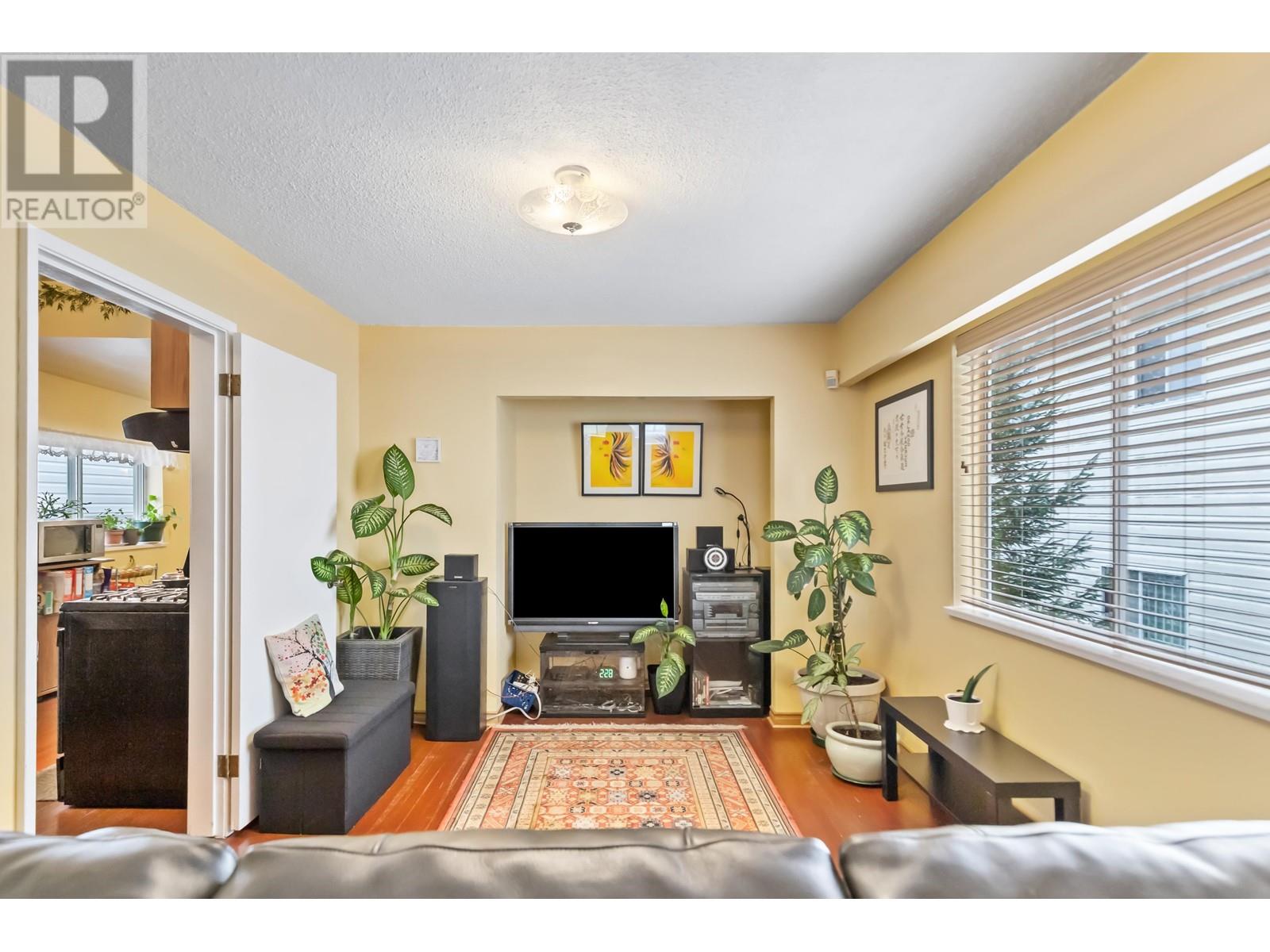 4054 Welwyn Street, Vancouver, British Columbia  V5N 3Z2 - Photo 11 - R2985327