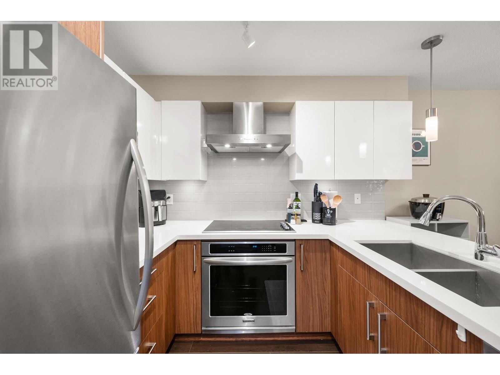 301 7131 Stride Avenue, Burnaby, British Columbia  V3N 0E3 - Photo 8 - R2985038