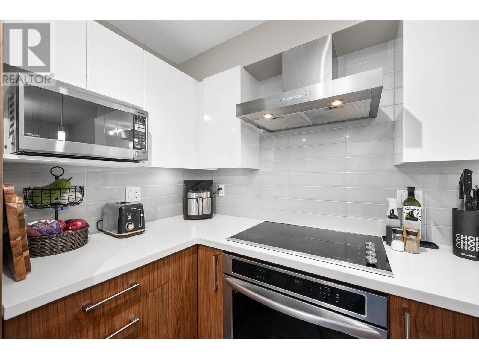 301 7131 Stride Avenue, Burnaby, British Columbia  V3N 0E3 - Photo 6 - R2985038