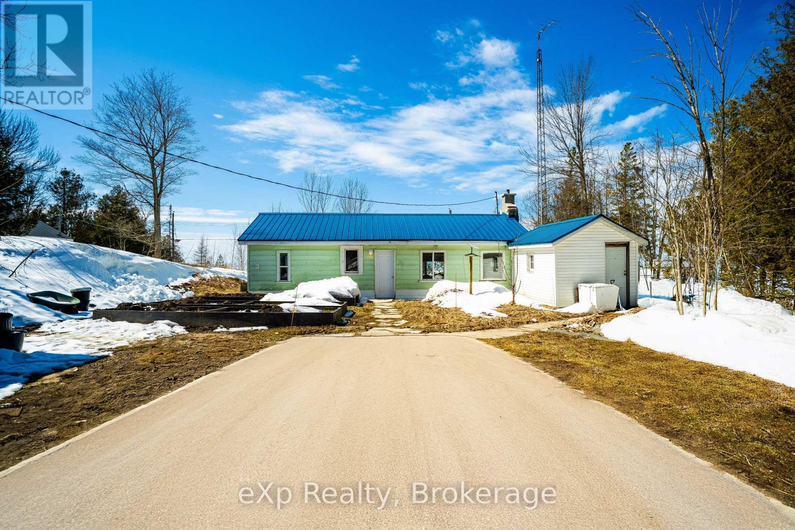 31 Waterview Road, South Bruce Peninsula, Ontario  N0H 1X0 - Photo 5 - X12057961