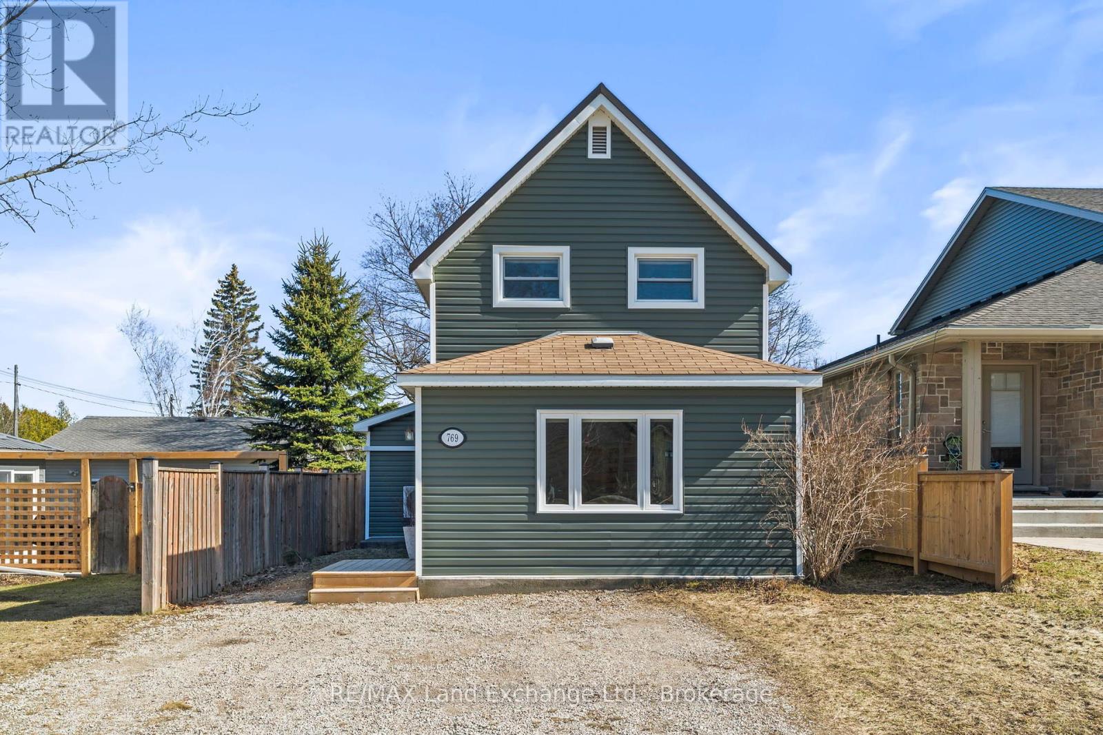 769 Elgin Street, Saugeen Shores, Ontario  N0H 2C4 - Photo 3 - X12057985