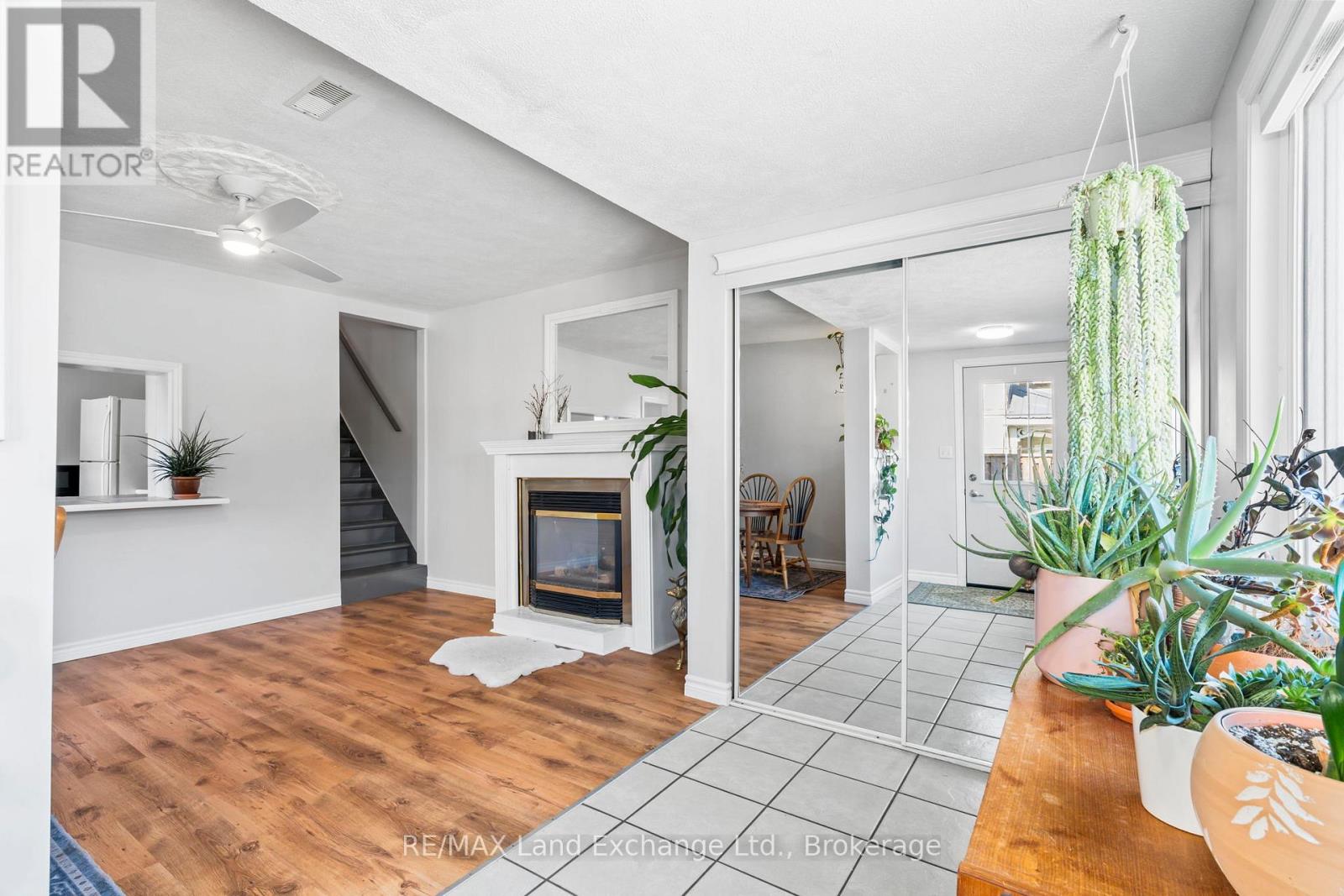 769 Elgin Street, Saugeen Shores, Ontario  N0H 2C4 - Photo 6 - X12057985
