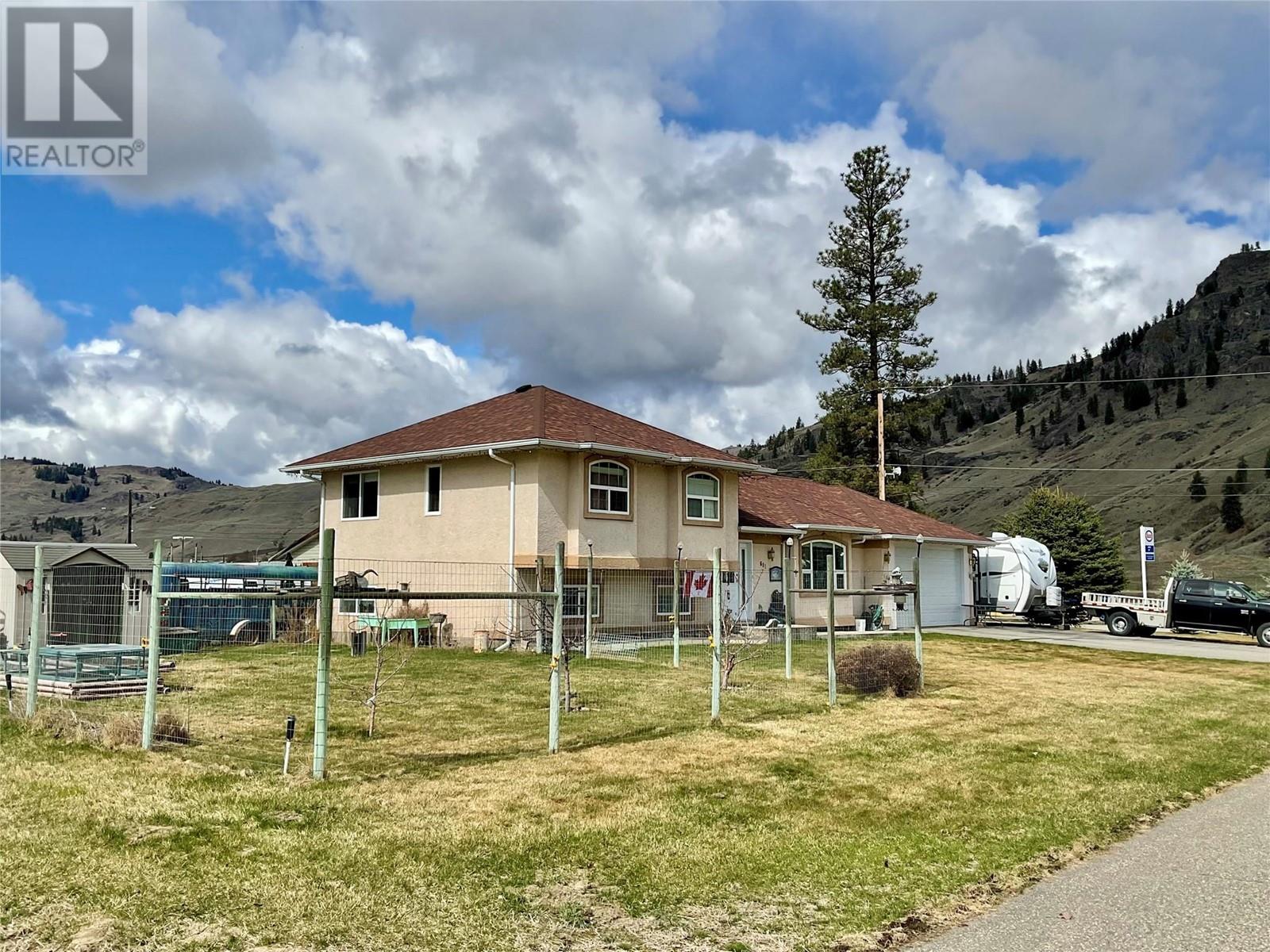 681 Dawson Street, Midway, British Columbia  V0H 1M0 - Photo 3 - 10334355