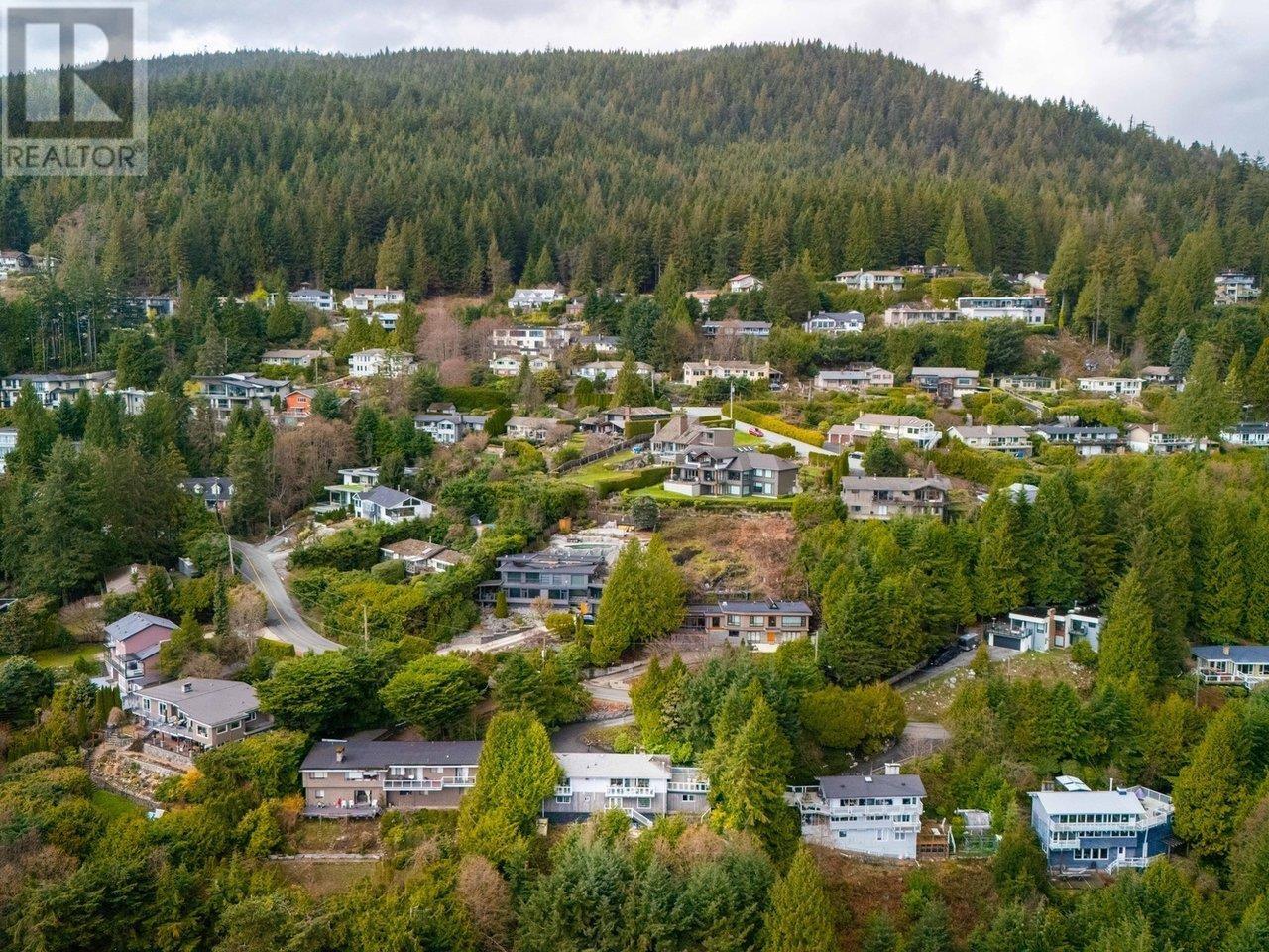 530 St. Andrews Road, West Vancouver, British Columbia  V7S 1V2 - Photo 4 - R2985033