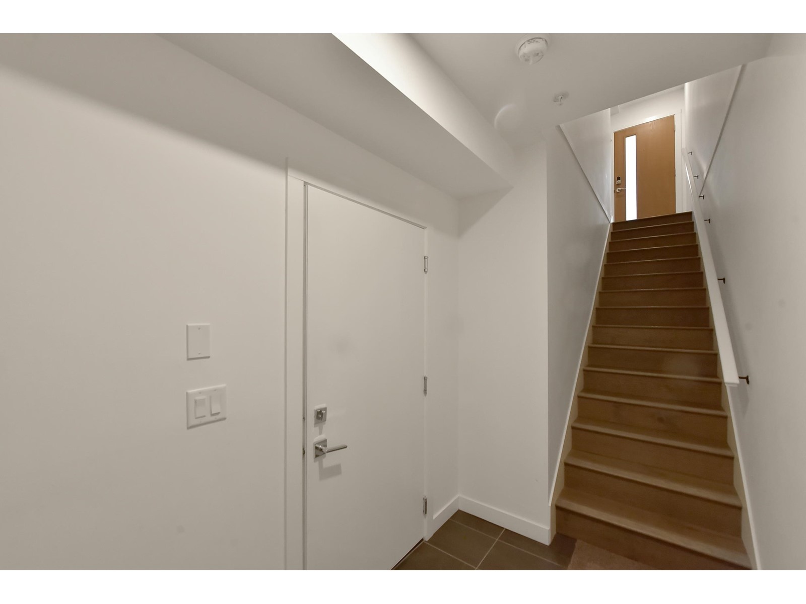 Property at 19 19789 55 AVENUE image 4