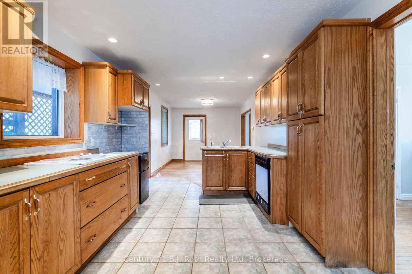 326 Lafontaine Road W, Tiny, Ontario  L9M 0H1 - Photo 8 - S12058010