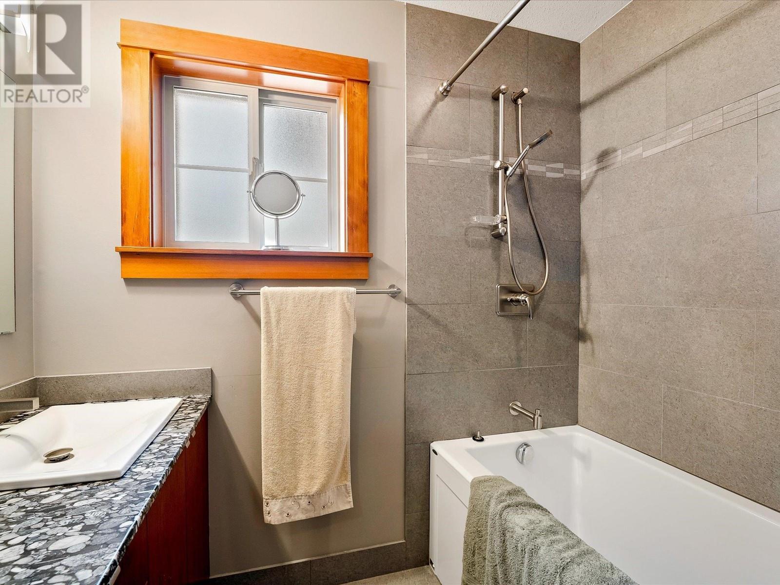 10 8030 Nicklaus North Boulevard, Whistler, British Columbia  V8E 1J7 - Photo 15 - R2985456