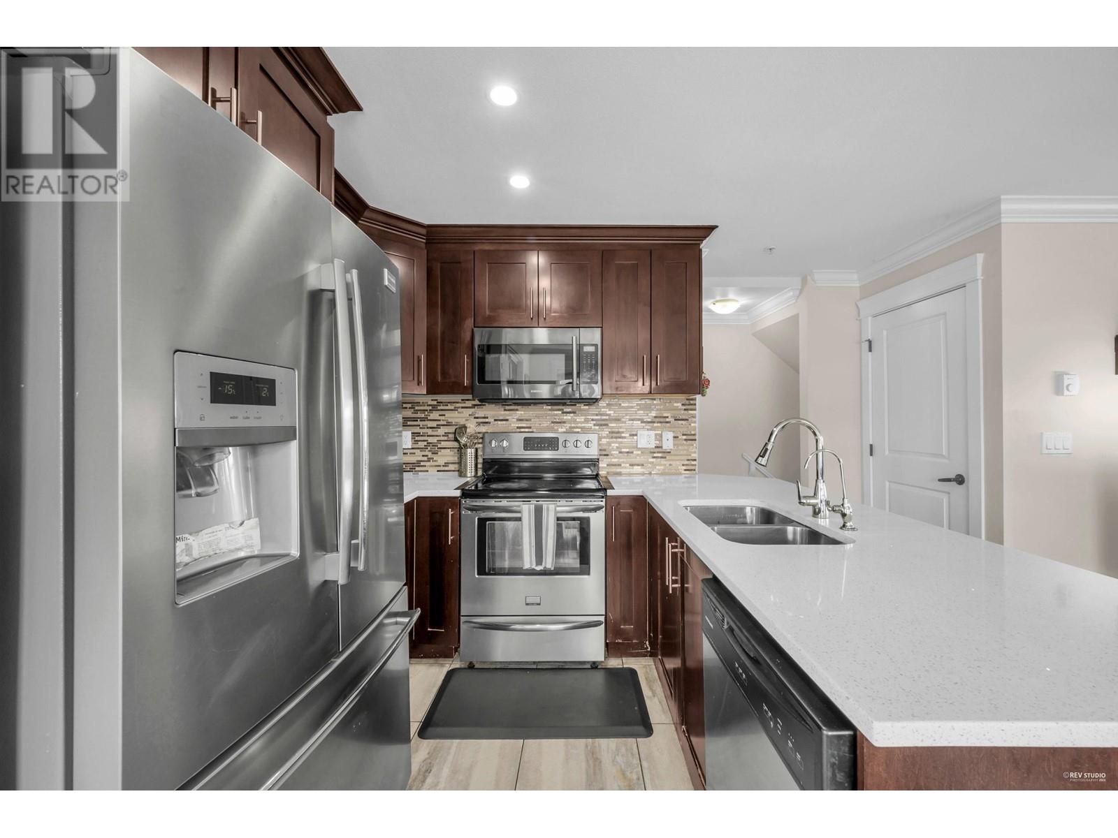 1 305 Jardine Street, New Westminster, British Columbia  V3M 5M6 - Photo 3 - R2985464