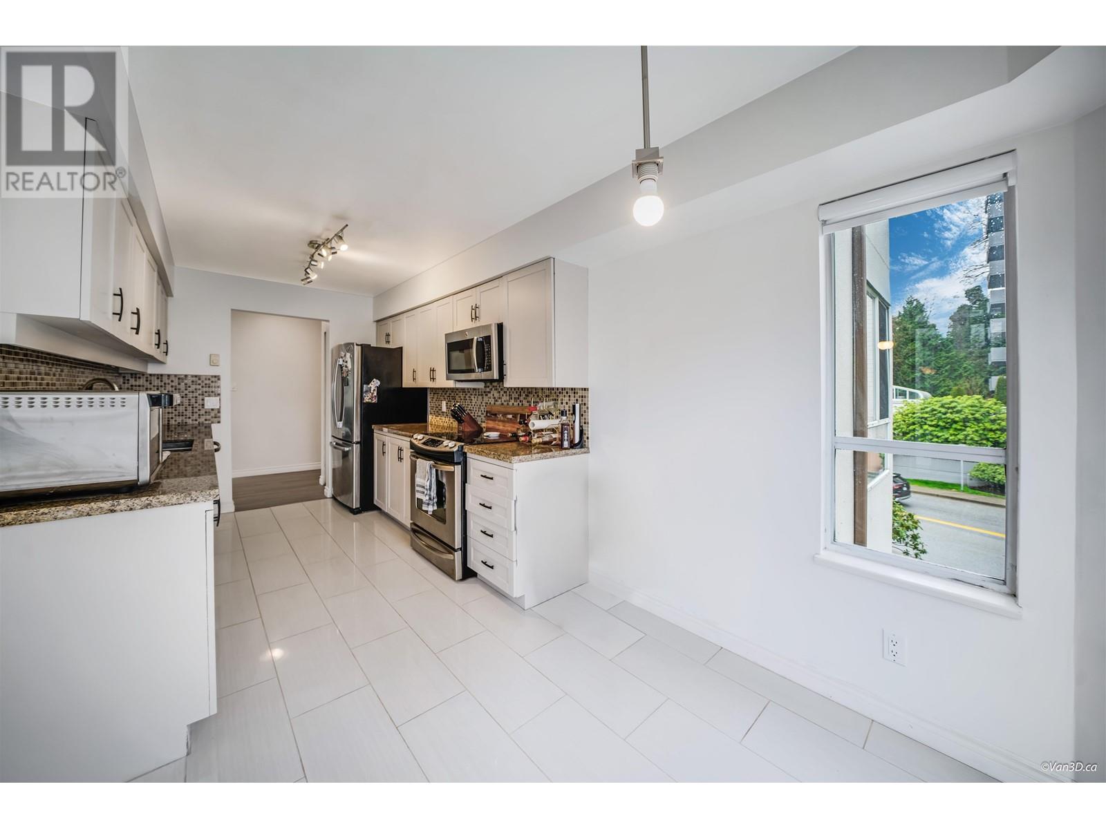 301 525 Austin Avenue, Coquitlam, British Columbia  V3K 3M6 - Photo 14 - R2983801