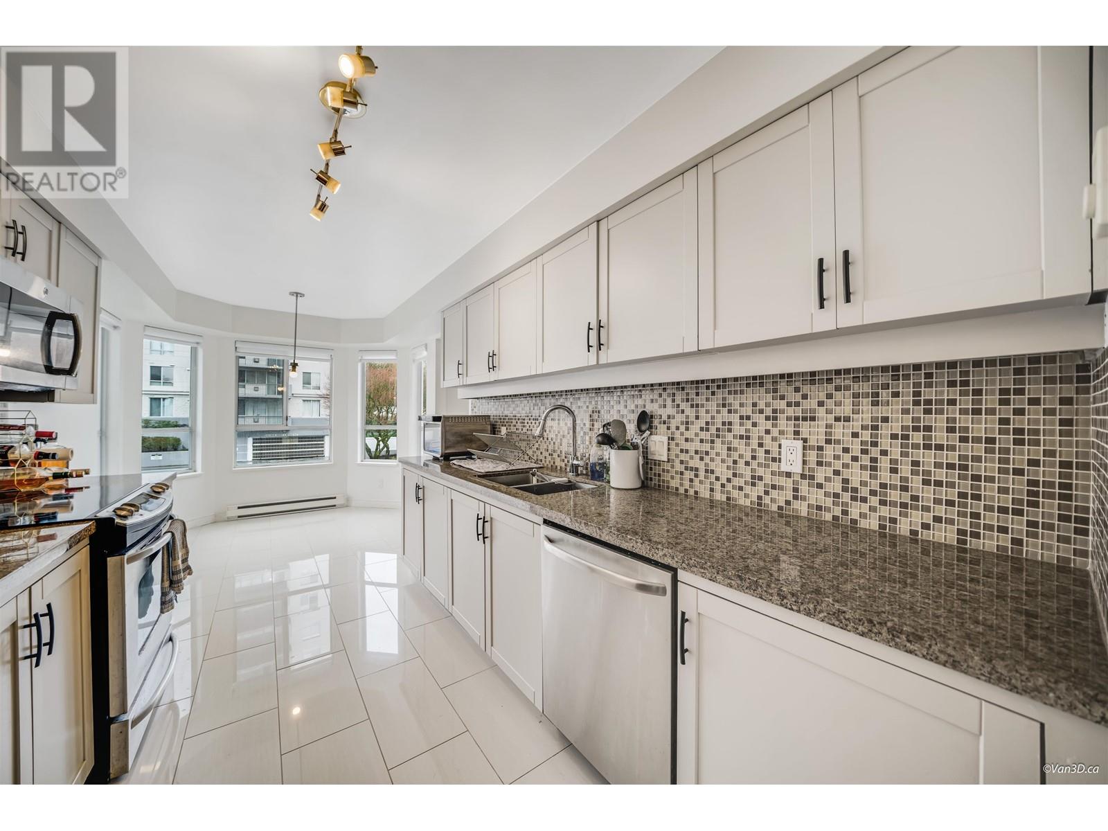 301 525 Austin Avenue, Coquitlam, British Columbia  V3K 3M6 - Photo 12 - R2983801
