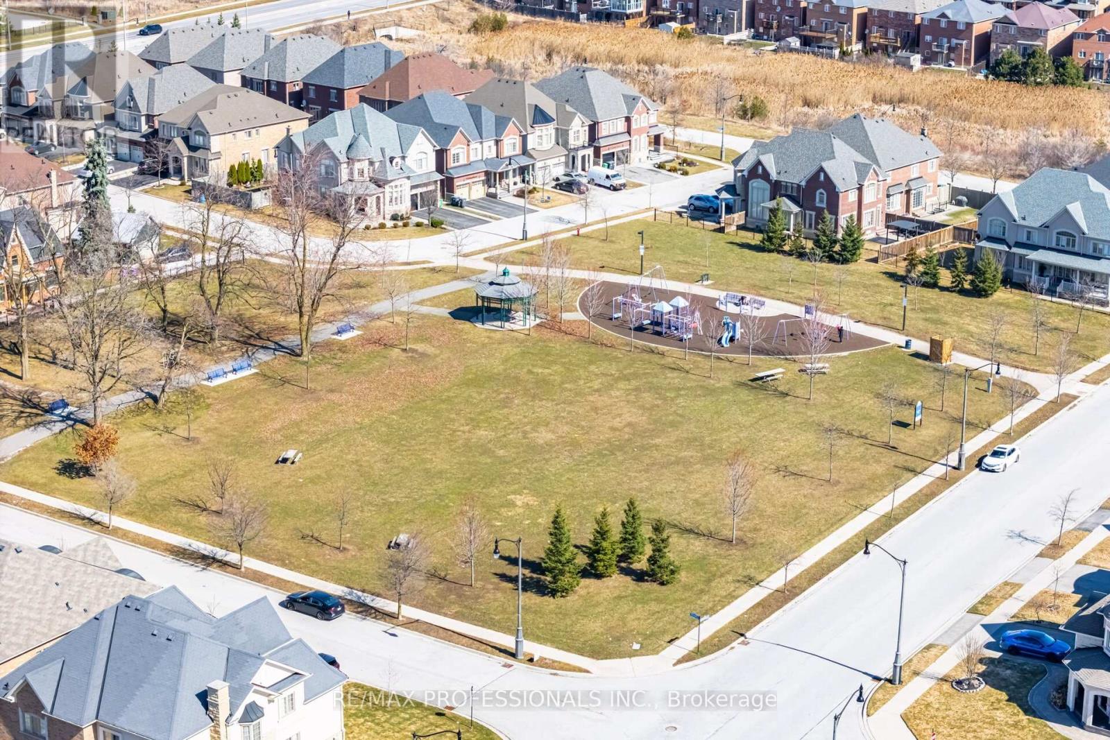 35 Lampman Crescent, Brampton (Credit Valley), Ontario  L6X 3A3 - Photo 49 - W12057407