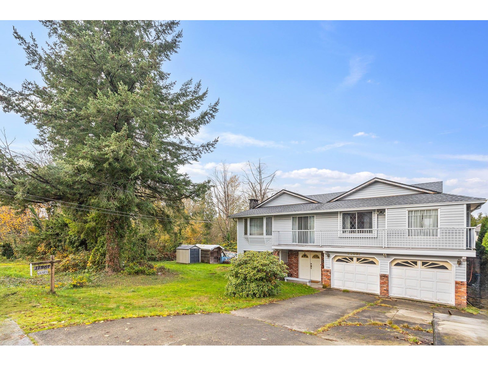 Property at 11961 97A AVENUE image 3