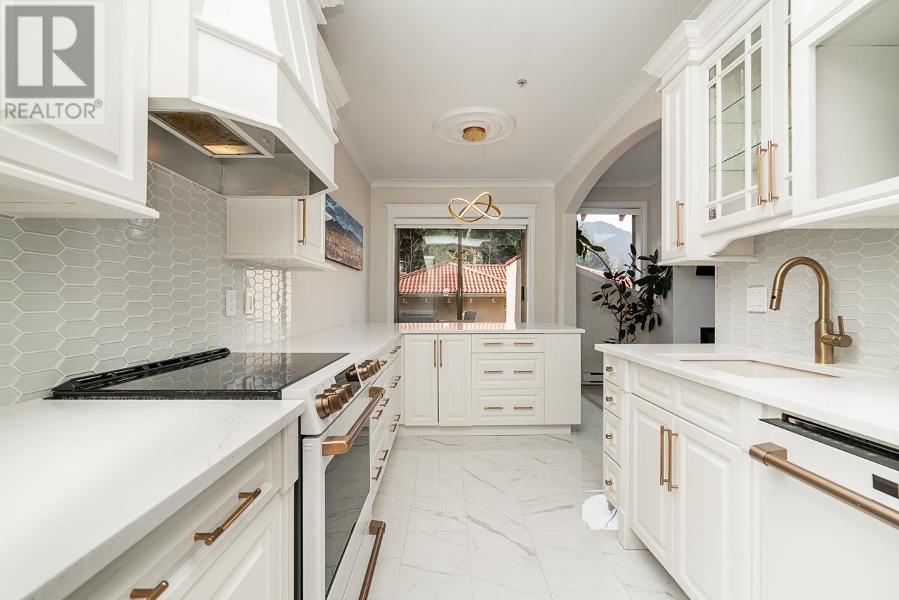 408 3176 Plateau Boulevard, Coquitlam, British Columbia  V3E 3J2 - Photo 6 - R2985171