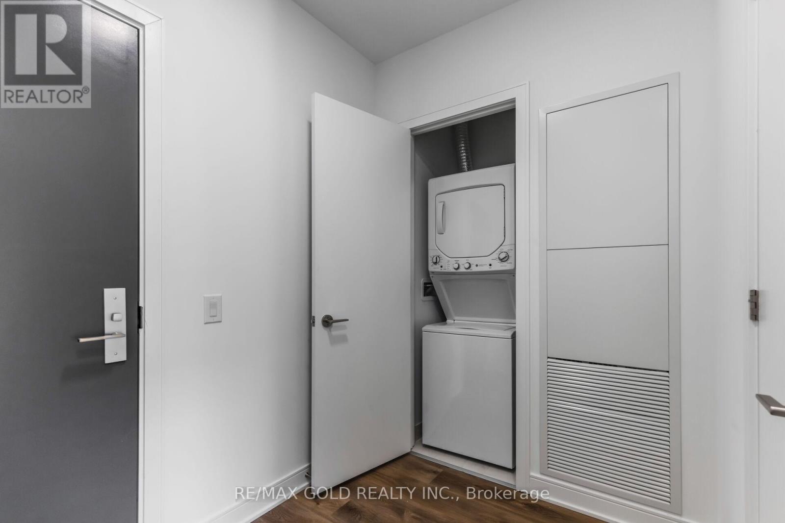 716 - 86 Dundas Street E, Mississauga, Ontario  L5A 0B1 - Photo 10 - W12058014