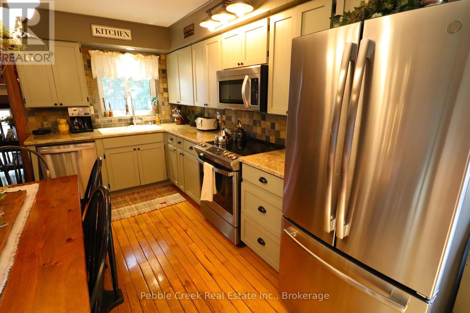 172 St David Street, Goderich, Ontario  N7A 1L8 - Photo 15 - X12058072