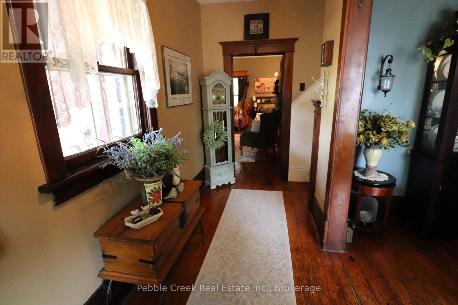 172 St David Street, Goderich, Ontario  N7A 1L8 - Photo 4 - X12058072