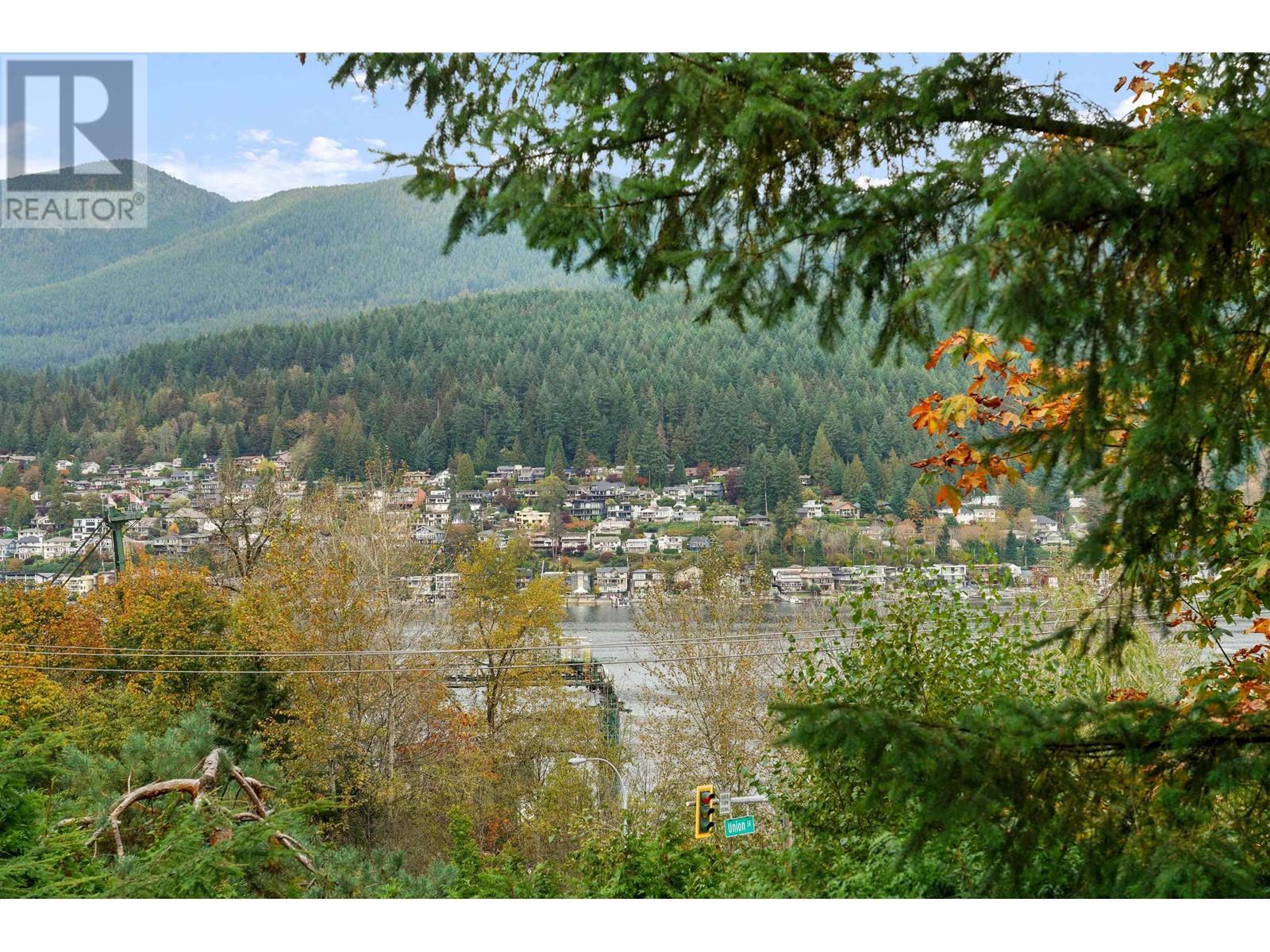 18 1560 Prince Street, Port Moody, British Columbia  V3H 3W8 - Photo 1 - R2985369