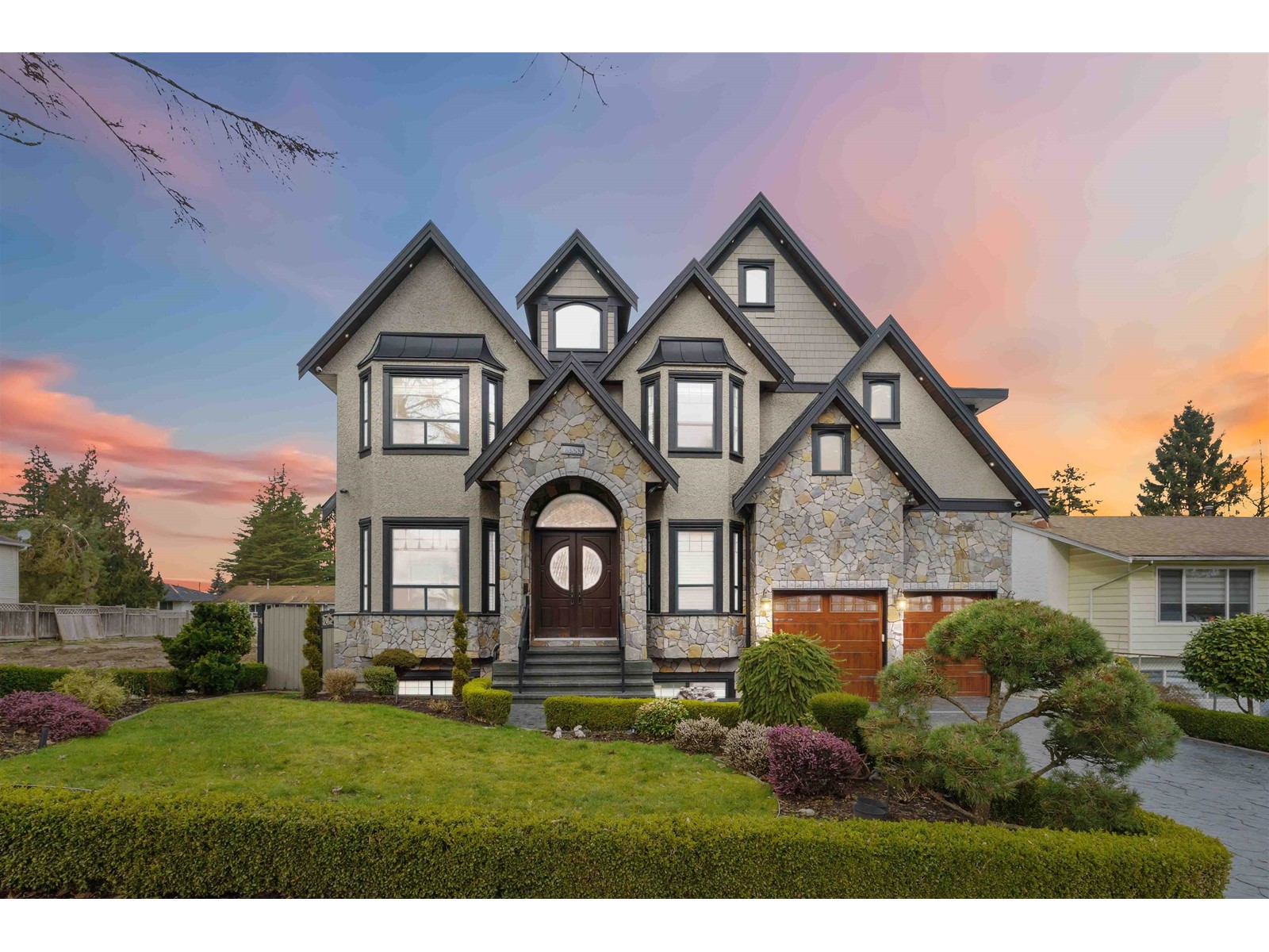 Property at 13883 77A AVENUE image 2