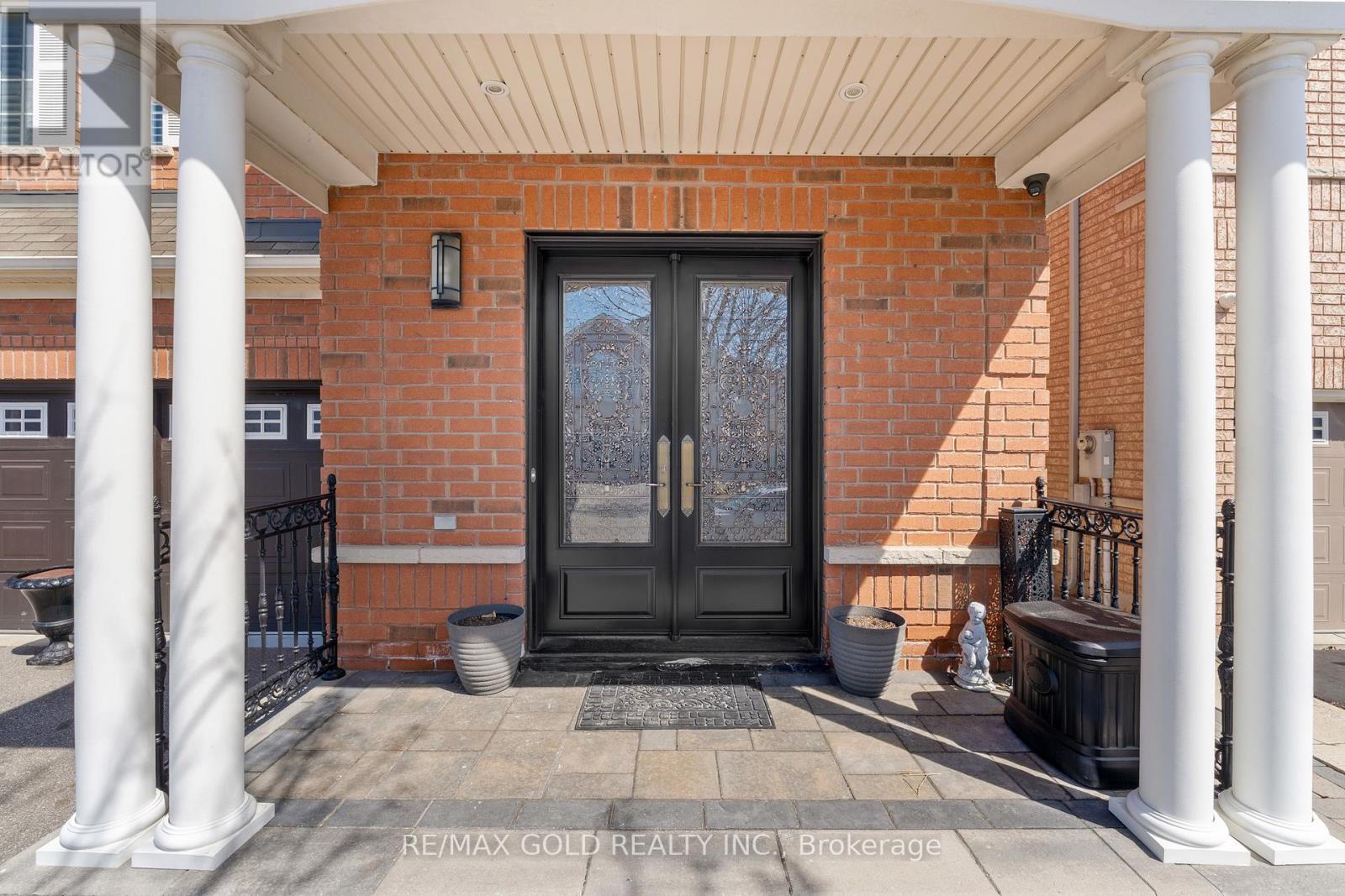 Property at 39 MIDNIGHTSUN TRAIL image 3