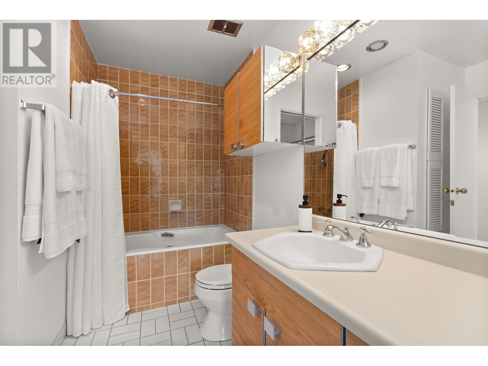 328 Wethersfield Drive, Vancouver, British Columbia  V5X 4N1 - Photo 19 - R2985519