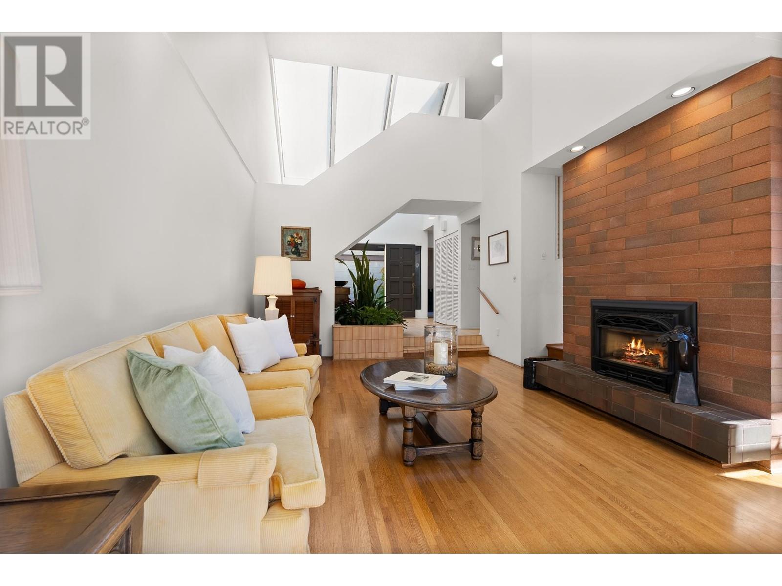 328 Wethersfield Drive, Vancouver, British Columbia  V5X 4N1 - Photo 4 - R2985519
